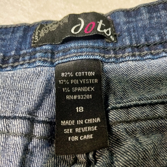 2 pairs of jeans/est. 1946 denim and dots jeans. - Picture 8 of 16